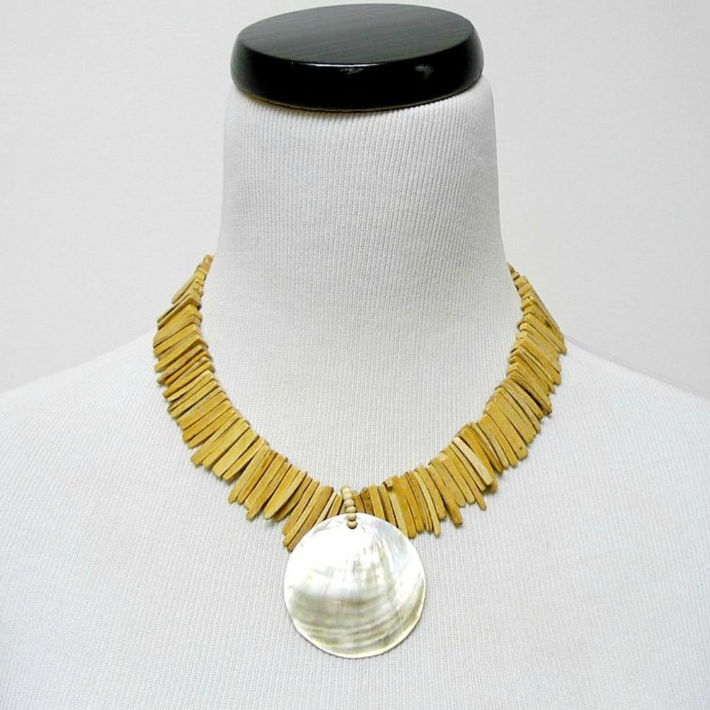 CAROLINA mother of pearl & coco fringe neclace